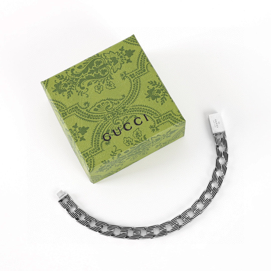 Gucci Silver-Tone Striped Link Bracelet