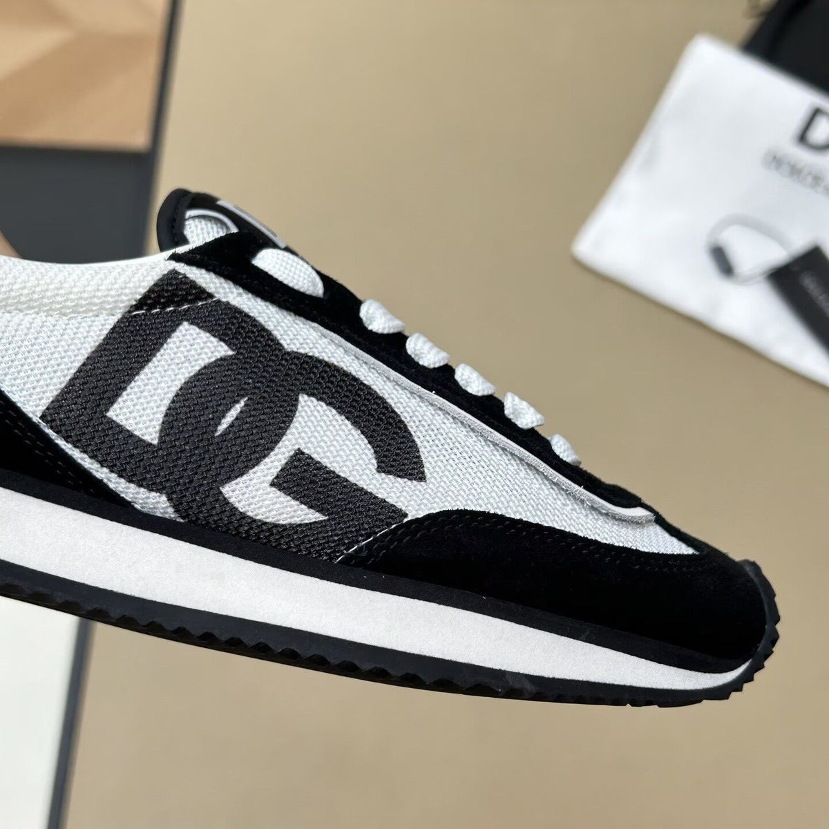 Dolce & Gabbana SNK DG Logo Runner Sneakers | Black & White