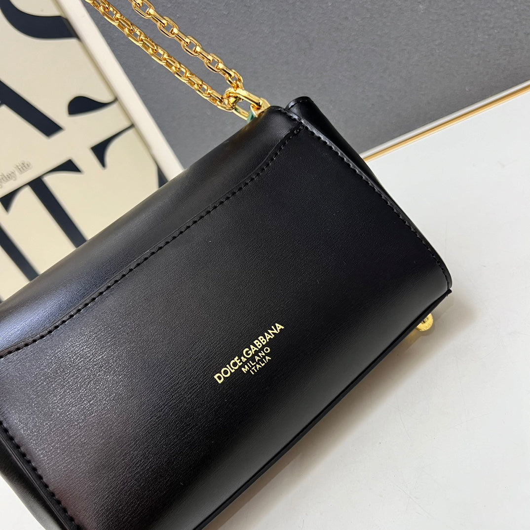 Dolce & Gabbana Classic Leather Handbag 20×13×6CM