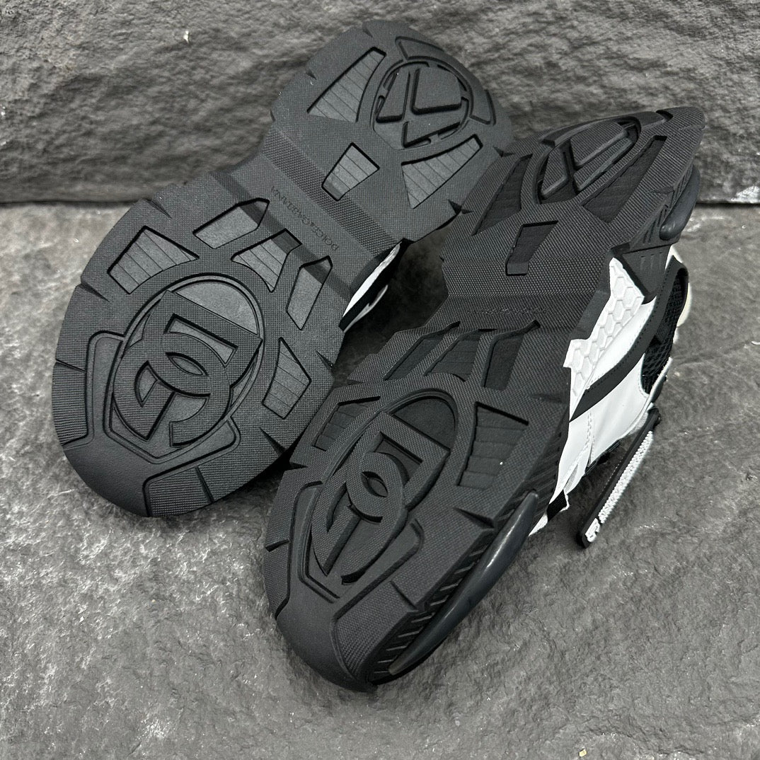 Dolce & Gabbana Airmaster Sneakers | Black & White