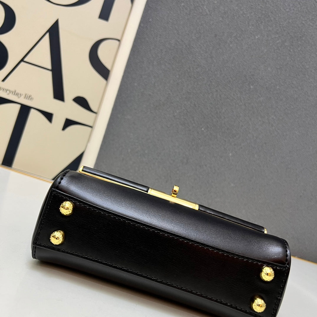 Dolce & Gabbana Classic Leather Handbag 20×13×6CM