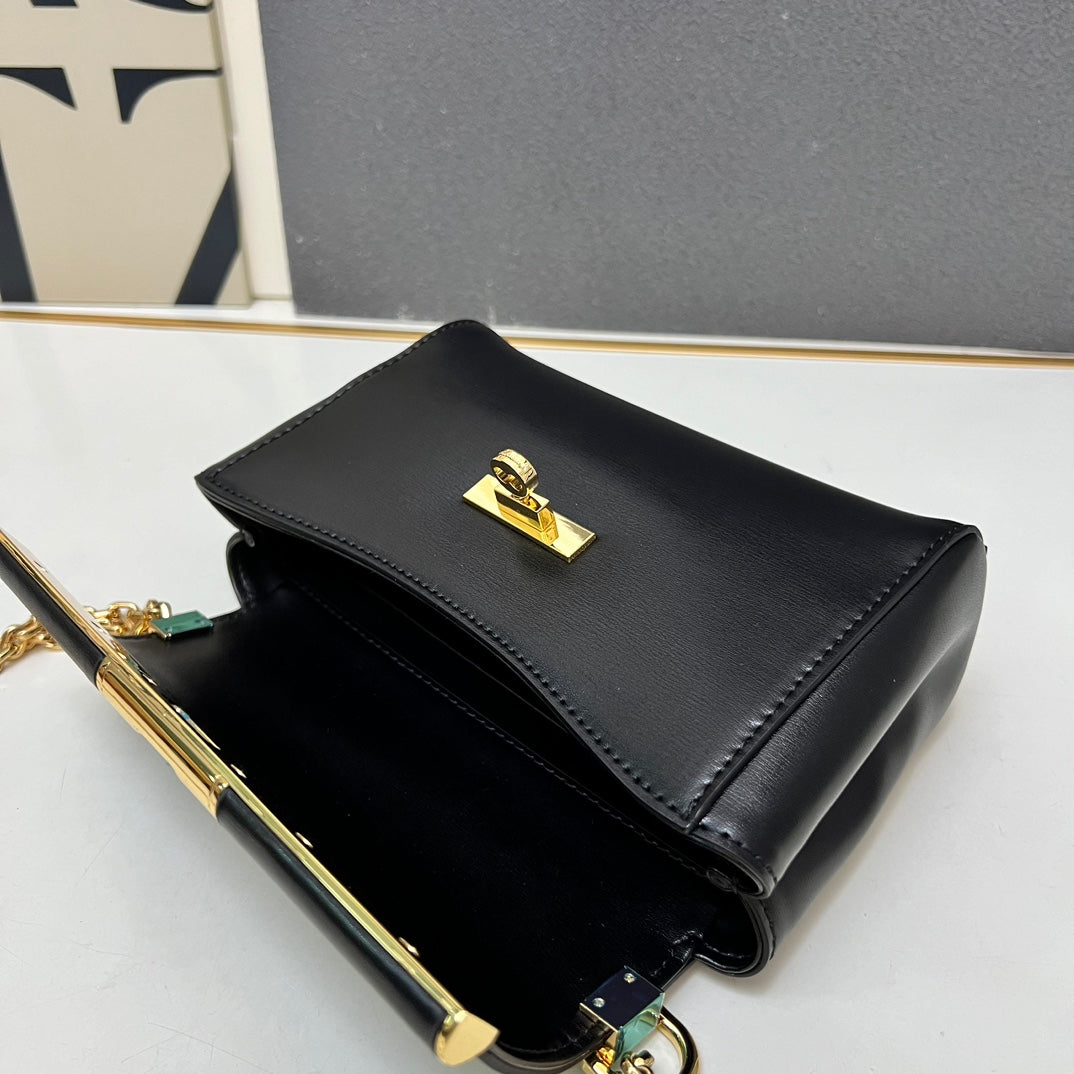 Dolce & Gabbana Classic Leather Handbag 20×13×6CM