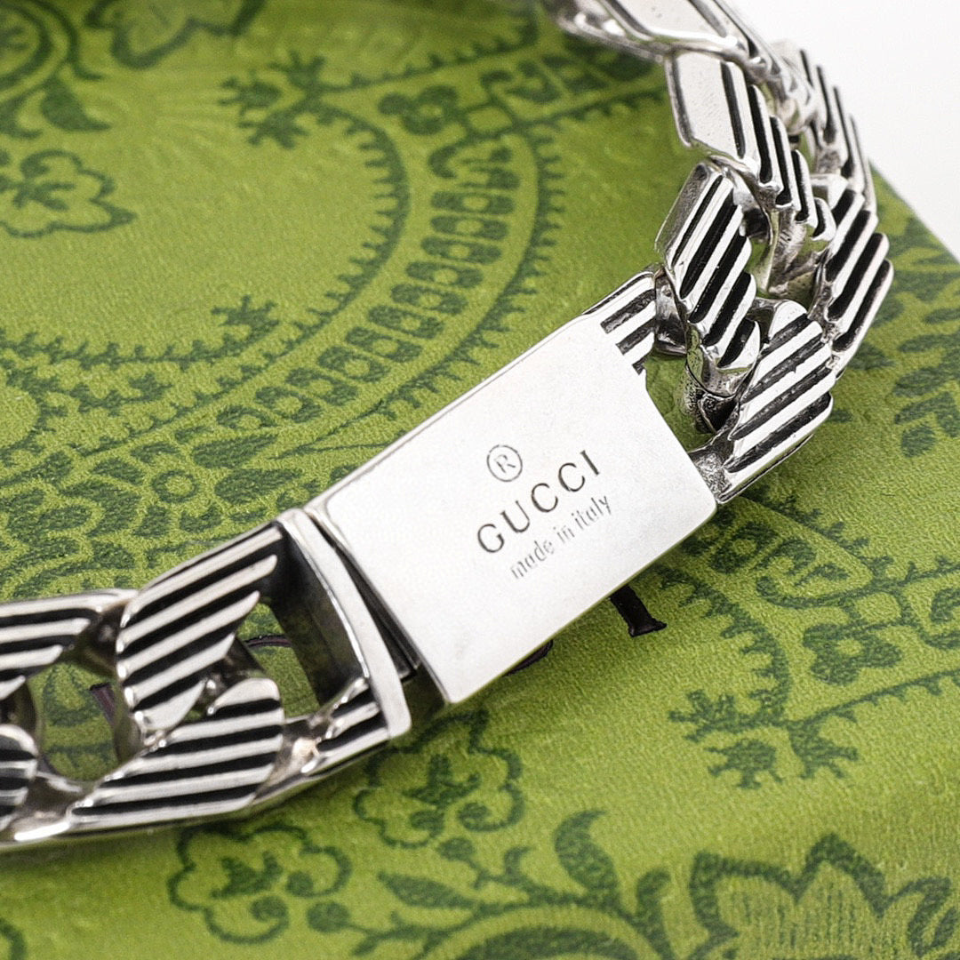 Gucci Silver-Tone Striped Link Bracelet